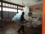 พ่นหมอกควัน ป้องกันการระบาดของโรคไข้เลือดออก ณ โรงเรียนวัดทุ