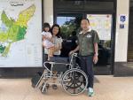 มอบเก้าอี้วิลแชร์ ให้นางราตรี ประดิษฐ์พฤกษ์ จำนวน 1 ตัว